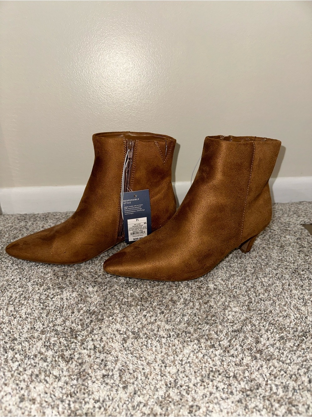 Universal Thread Brown Pointed-Toe Ankle Booties